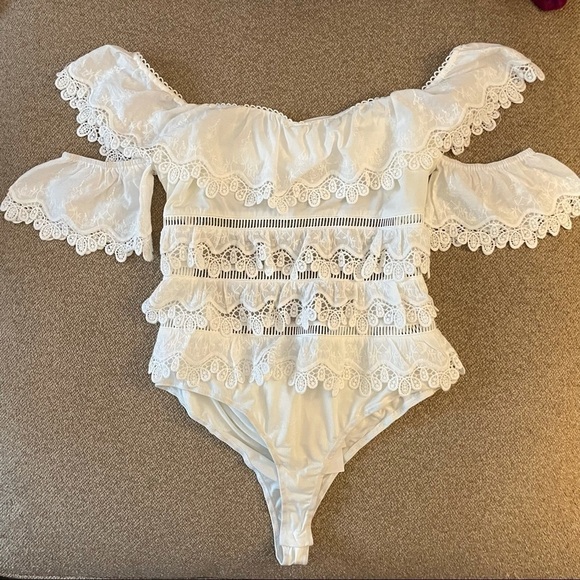 Alpha & Omega Off-Shoulder Ruffle Bodysuit NWT - Picture 3 of 9